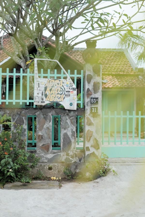 Appartamento Abrakadabra 747 Yogyakarta Esterno foto